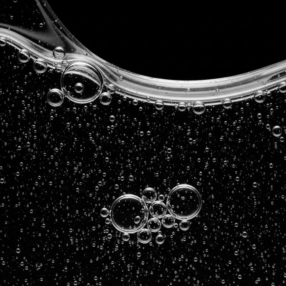 Dark Oil Smooth & Shine Styling Oil - Image 4